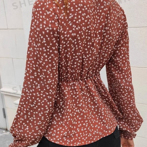 Floral Front-tie Blouse - Picture 2 of 5